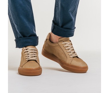 Sneaker mit Erhöhung...