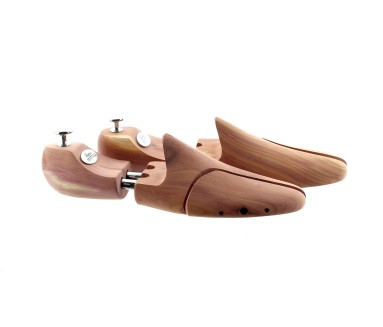 Ansicht Schuhspanner aus Natur-Zedernholz | Herrenschuhe – Mario Bertulli