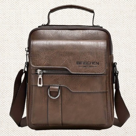 Omaggio: BORSA A TRACOLLA PRATICA PER UOMO