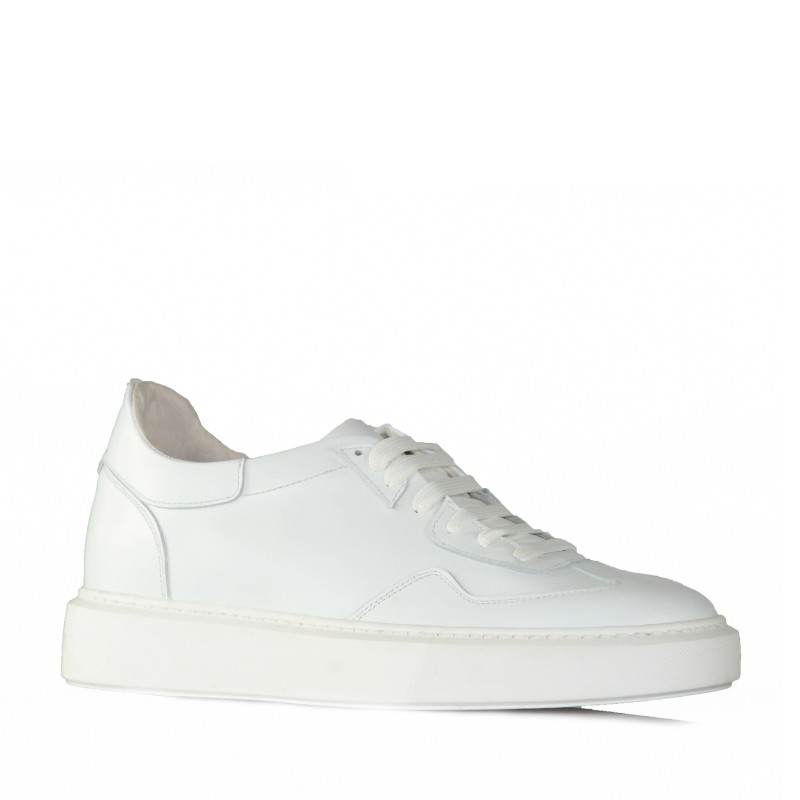 Sneaker semelle compensée homme : style, confort et silhouette élancée